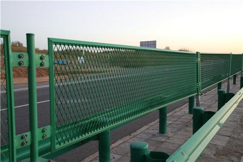 高速公路防眩網(wǎng)生產(chǎn)供應(yīng)商廠家選擇指南 如何找到優(yōu)質(zhì)防眩網(wǎng)？